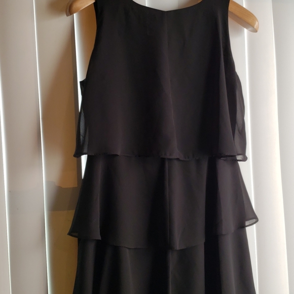 Signature Tessa Black Ruffle Dress - Picture 4 of 9